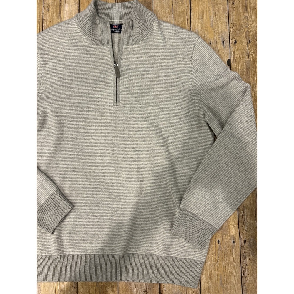 Vineyard Vines Men's Light Gray/White Striped 1/4 Zip sz Med NWOT Condition - Picture 3 of 12